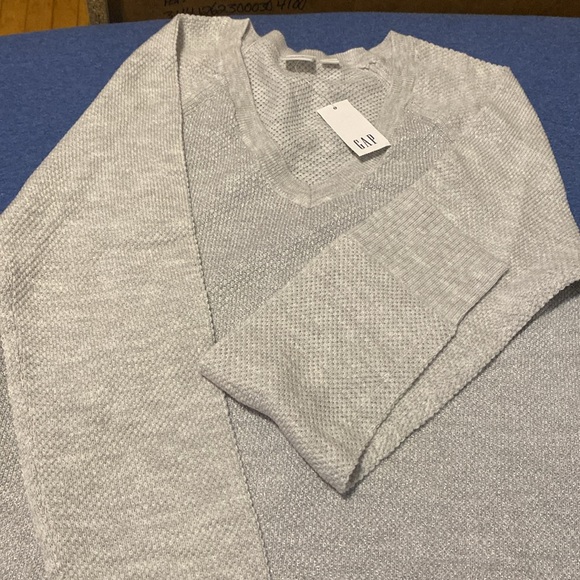 GAP v-neck long sleeve - Picture 5 of 5